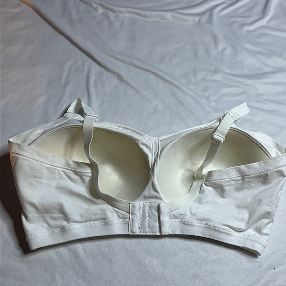 Warner’s White Bra - Picture 4 of 9
